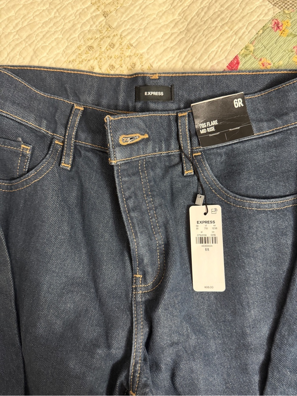 Express 70s Flare Mid Rise Jeans Size 6 Regular